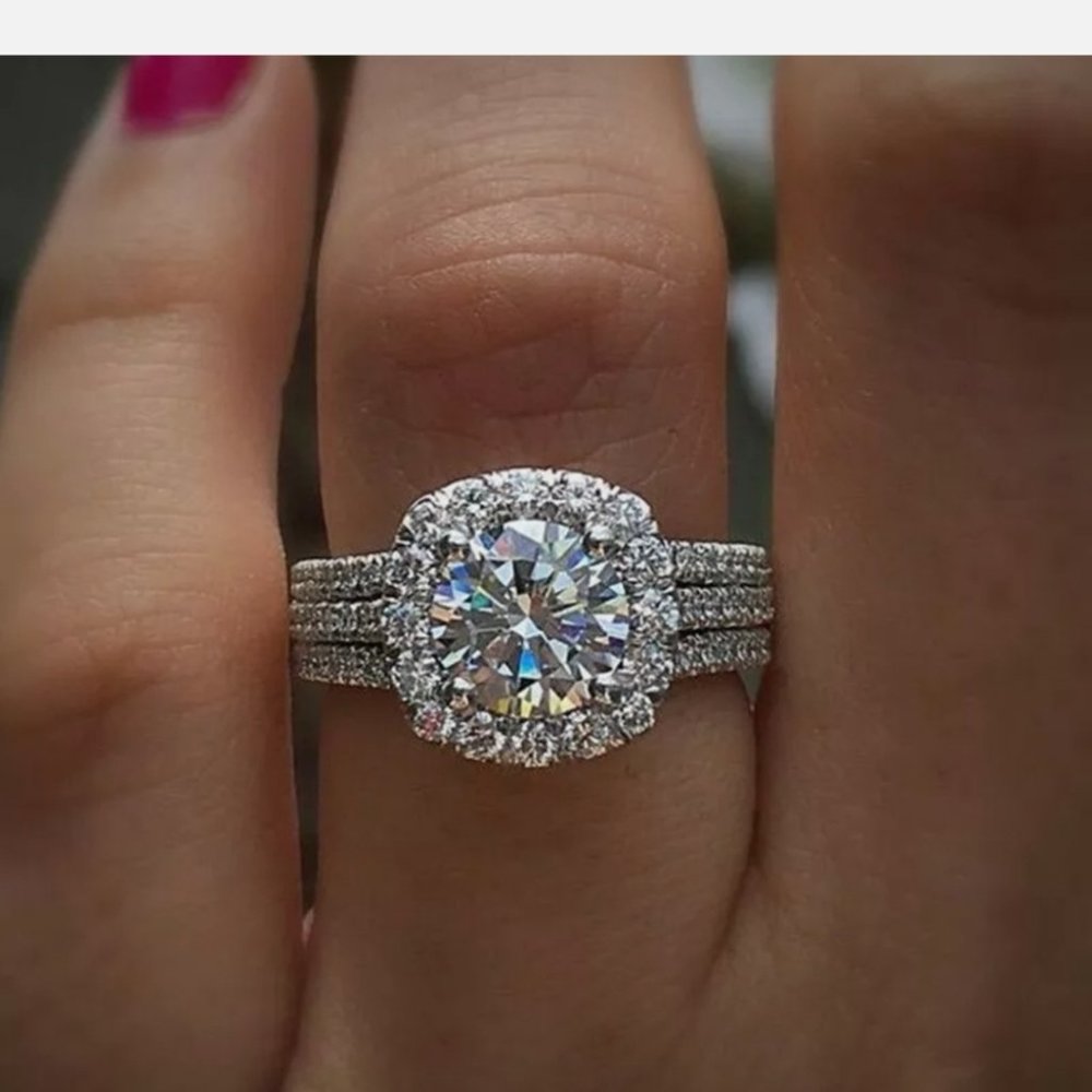 New 925 Silver Round Cut  Halo Diamond Ring - Picture 3 of 3